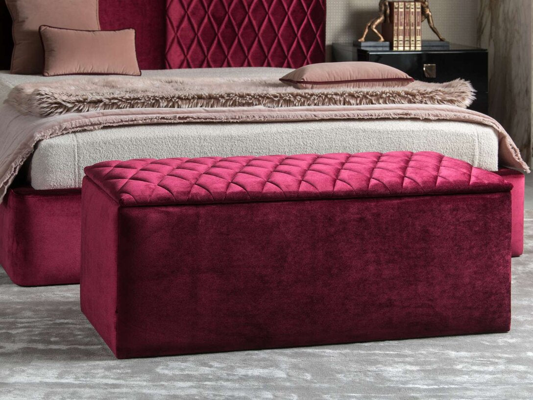 LA SCALA BED WITH OTTOMAN L107