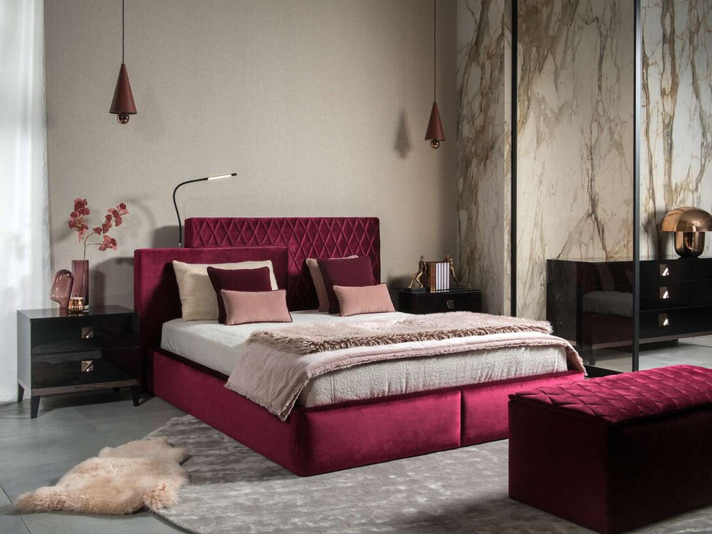 LA SCALA BED WITH OTTOMAN L107