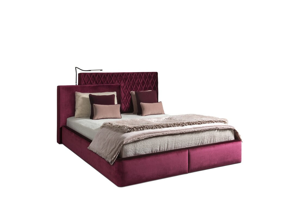 LA SCALA BED WITH OTTOMAN L107