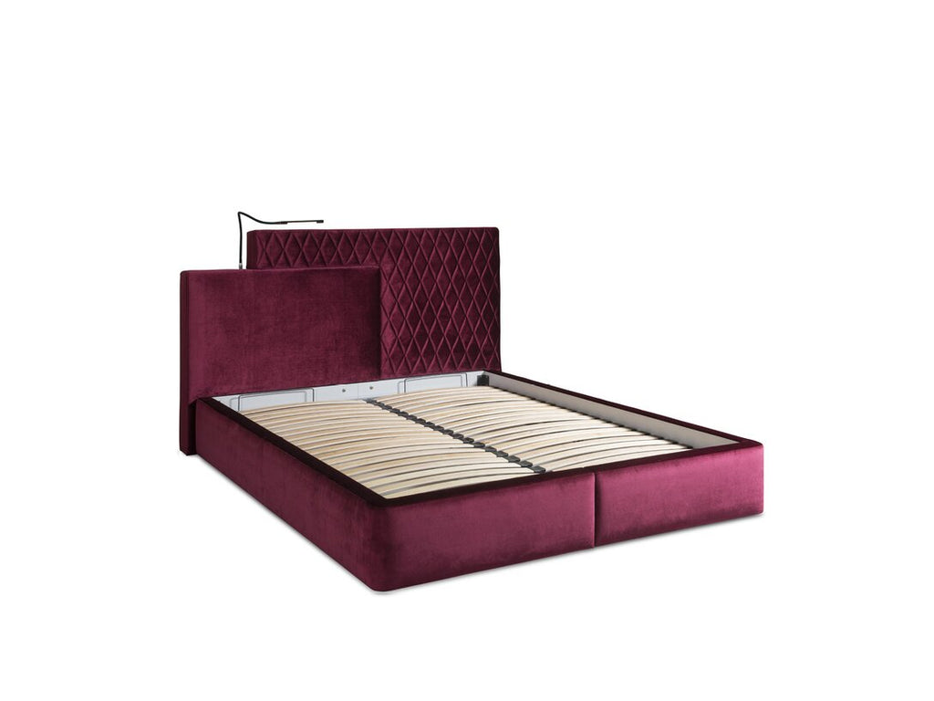 LA SCALA BED WITH OTTOMAN L107