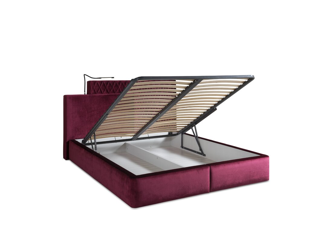 LA SCALA BED WITH OTTOMAN L107